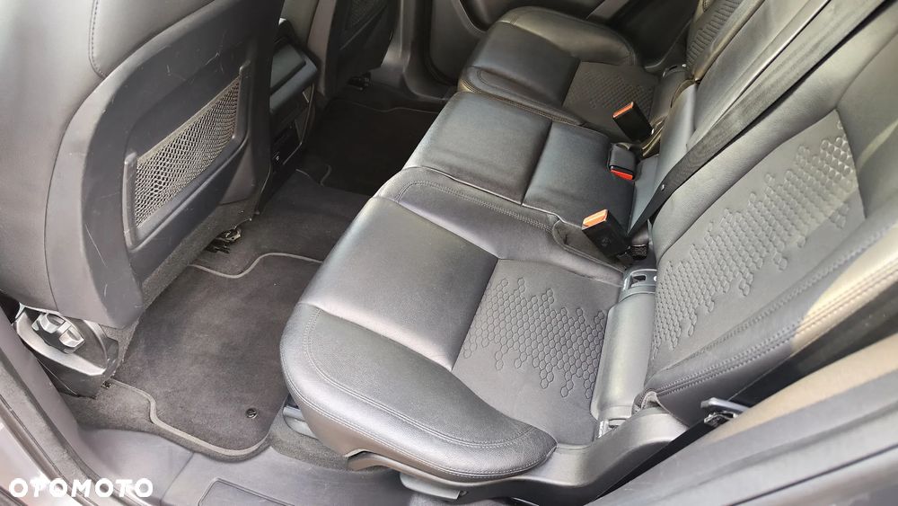 Land Rover Discovery Sport 2.0 TD4 HSE - 24