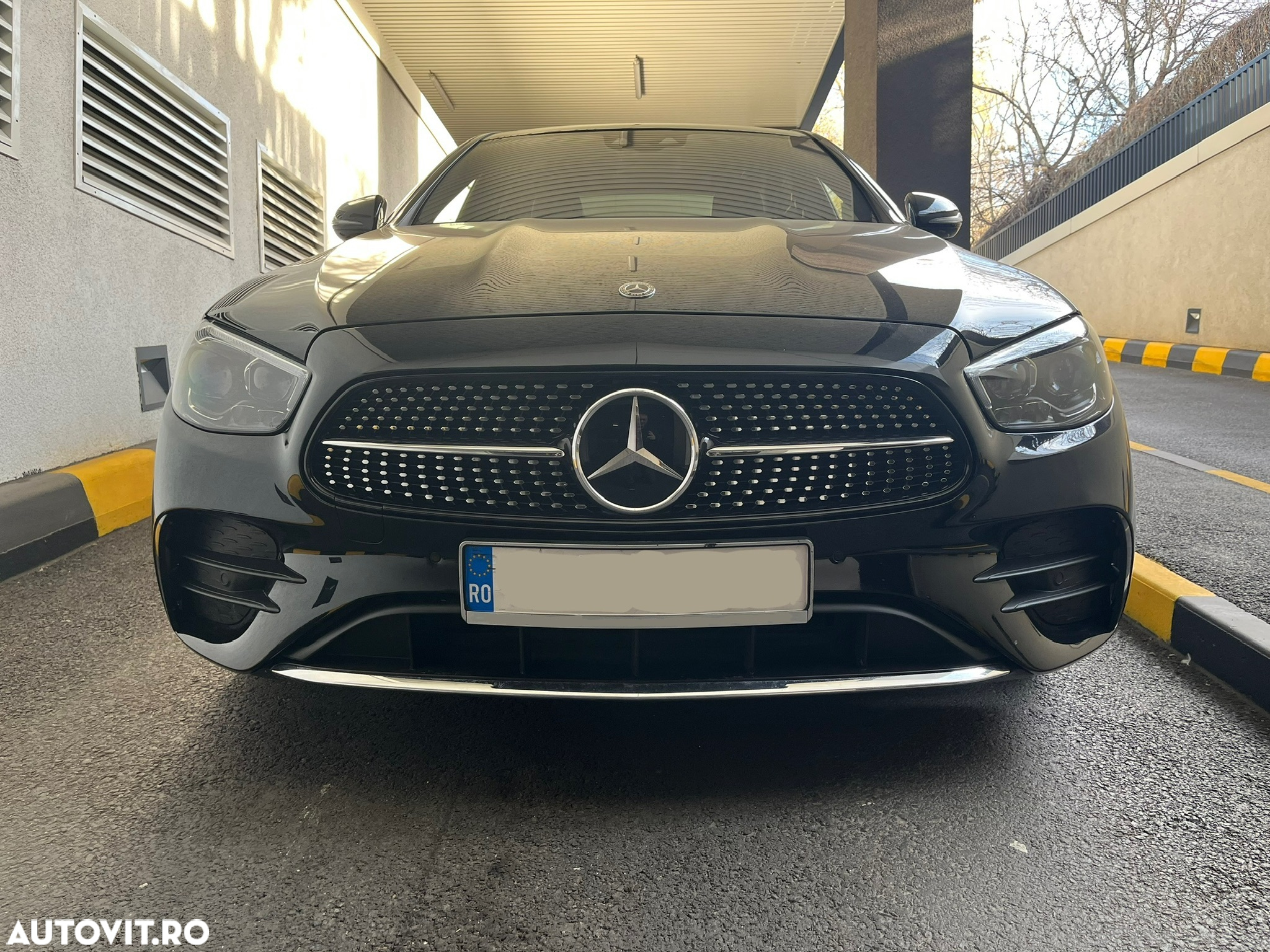 Mercedes-Benz E 300 4MATIC Aut. - 3