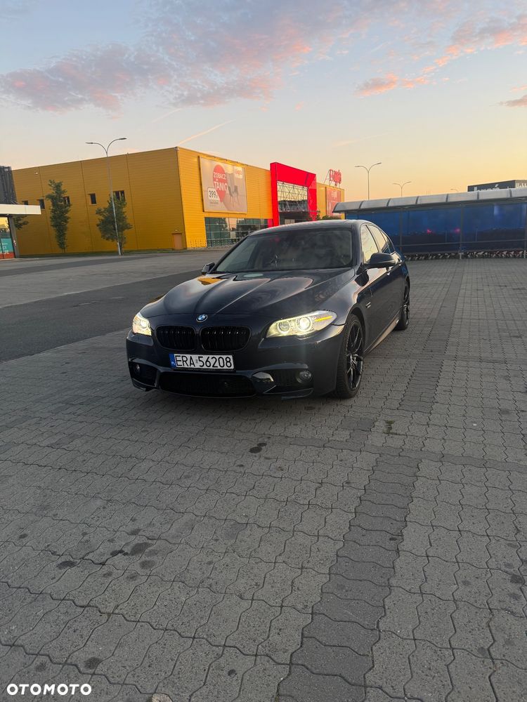 BMW Seria 5 528i xDrive Luxury Line - 1