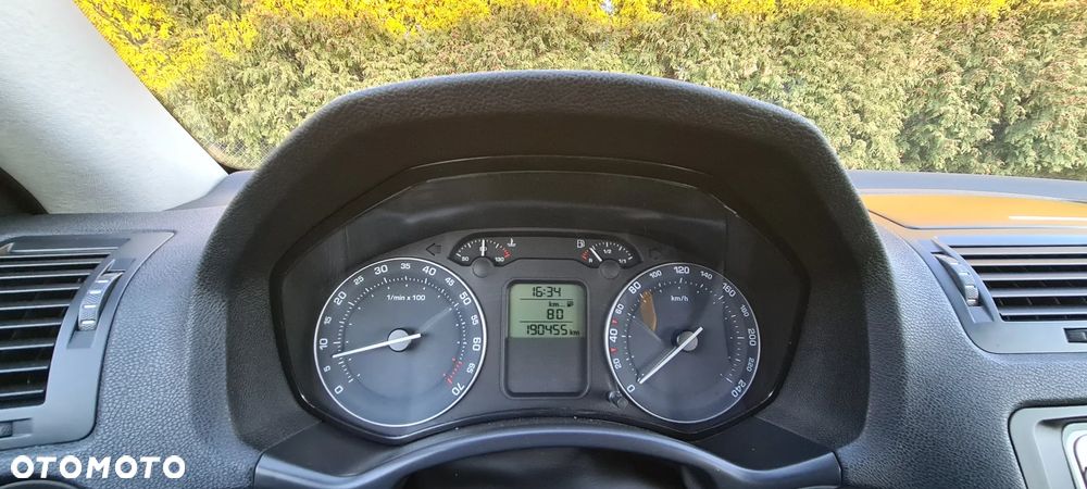 Skoda Octavia 1.6 Team Edition - 19