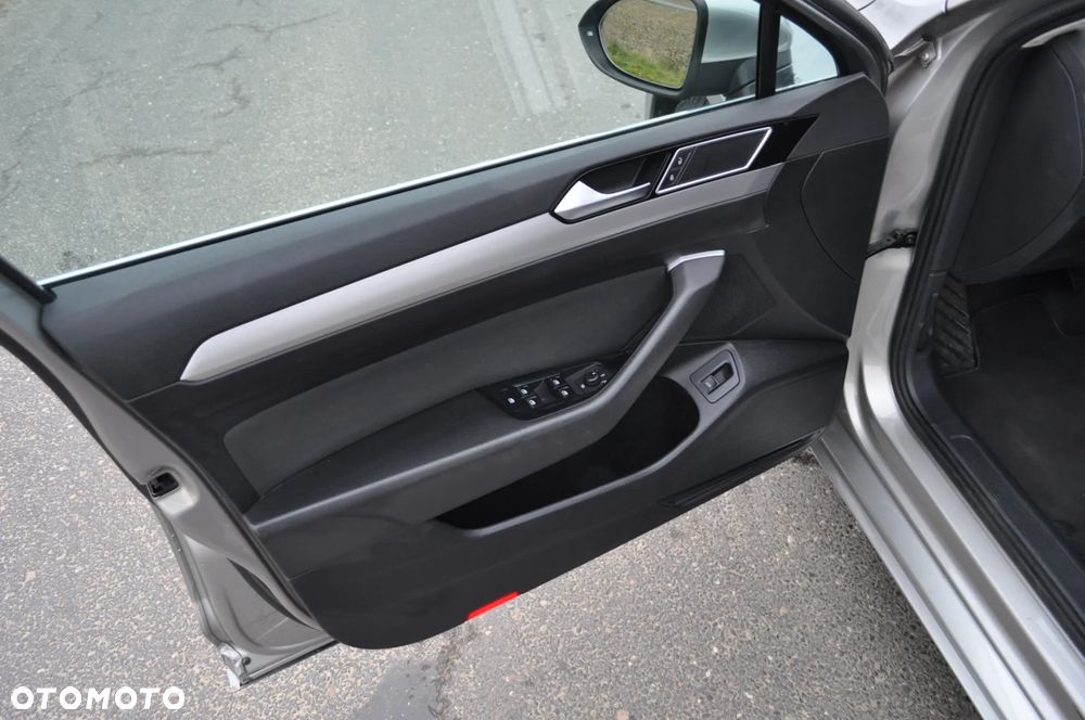 Volkswagen Passat 1.6 TDI (BlueMotion Technology) DSG Comfortline - 14