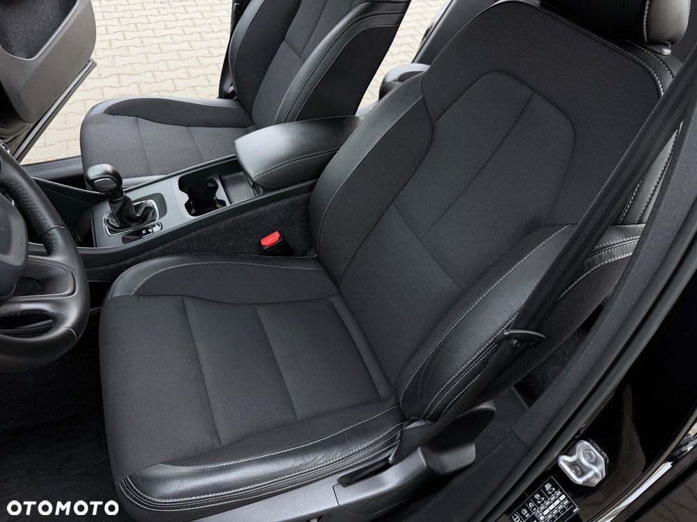 Volvo XC 40 D3 Momentum - 26