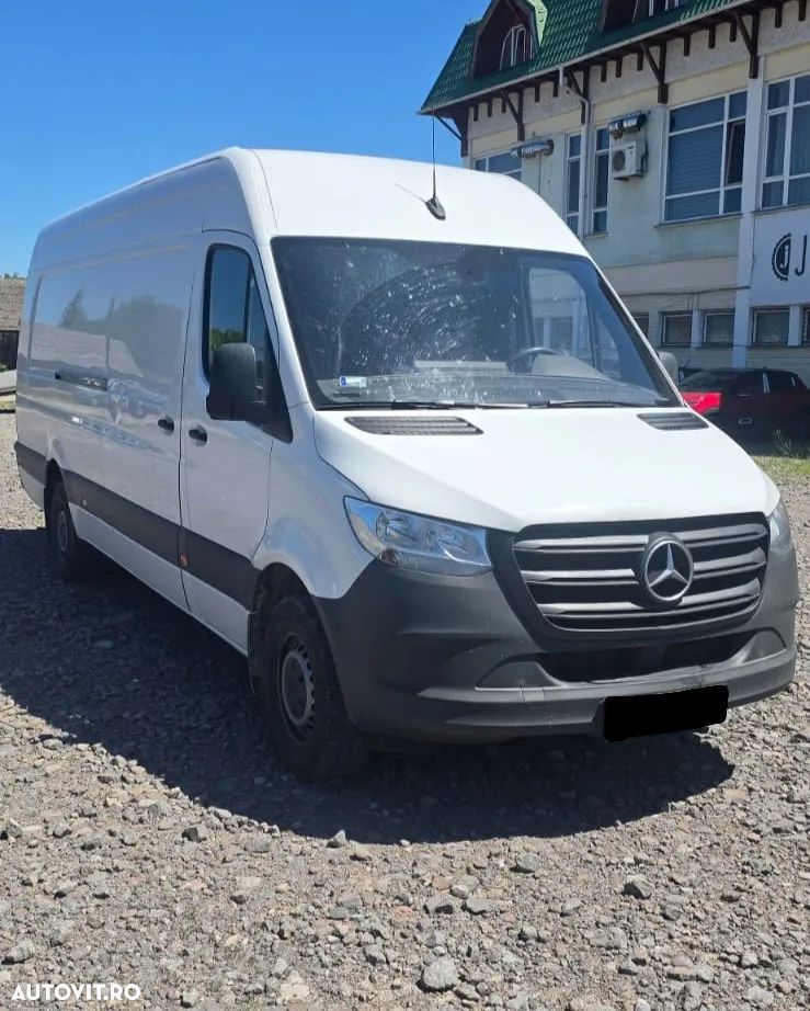 Mercedes-Benz Sprinter - 4