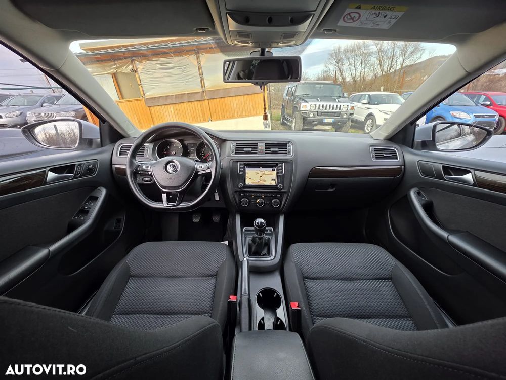 Volkswagen Jetta 2.0 TDI Comfortline - 4