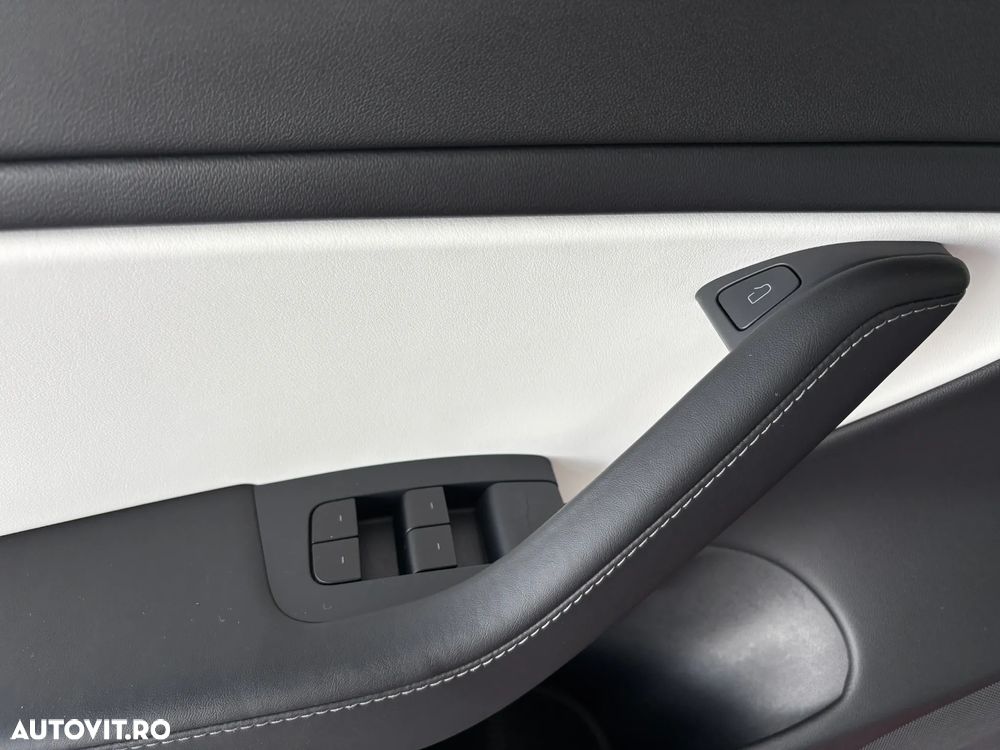 Tesla Model 3 Standard Reichweite Plus Hinterradantrieb - 25