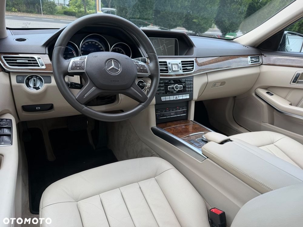 Mercedes-Benz Klasa E 300 BlueTEC HYBRID - 28