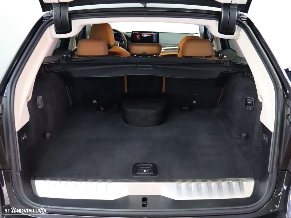 BMW 530 e Line Luxury - 31