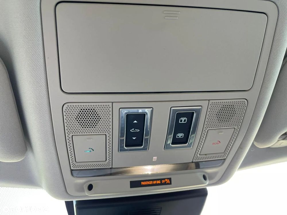 Jaguar XF 3.0 V6 S - 23