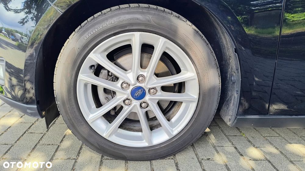 Ford Focus 1.0 EcoBoost Gold X (Trend) - 32