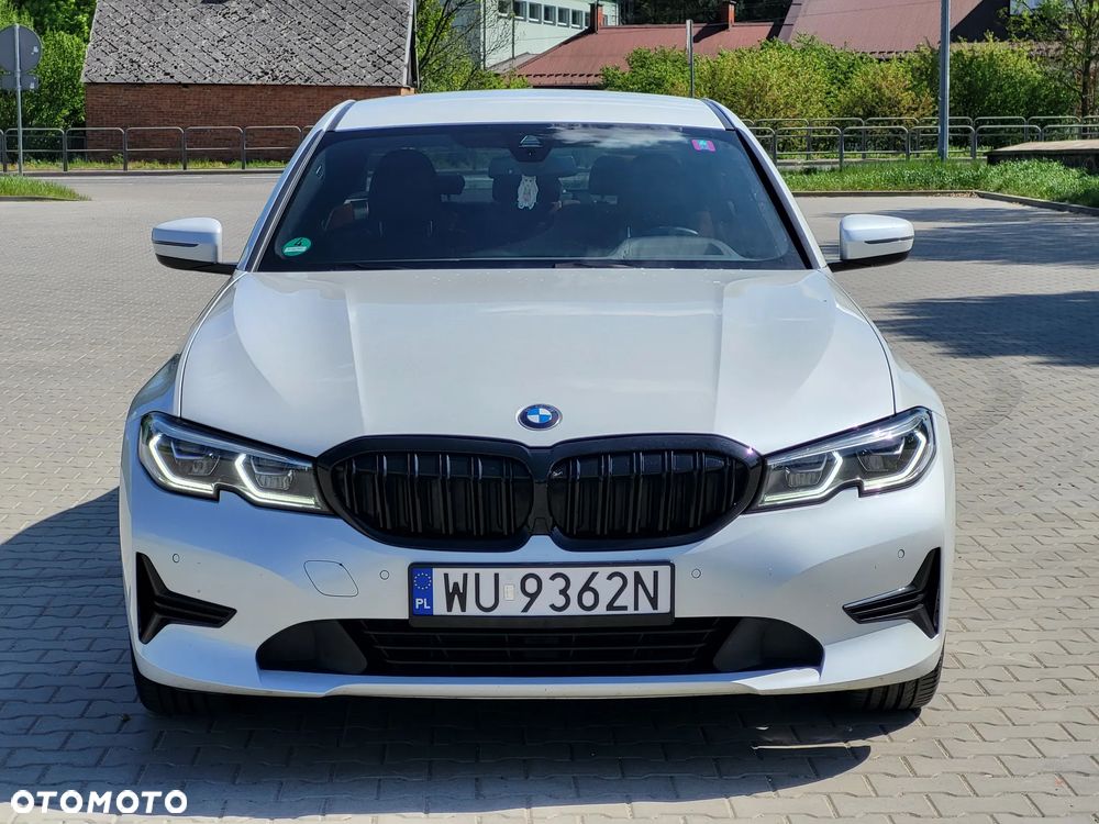 BMW Seria 3 318d Sport Line - 3