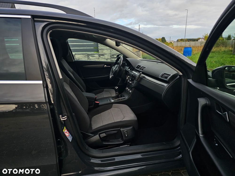 Volkswagen Passat - 9