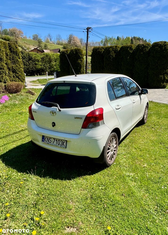 Toyota Yaris - 4