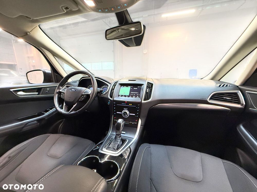 Ford S-Max 2.0 TDCi 4WD Titanium PowerShift - 32