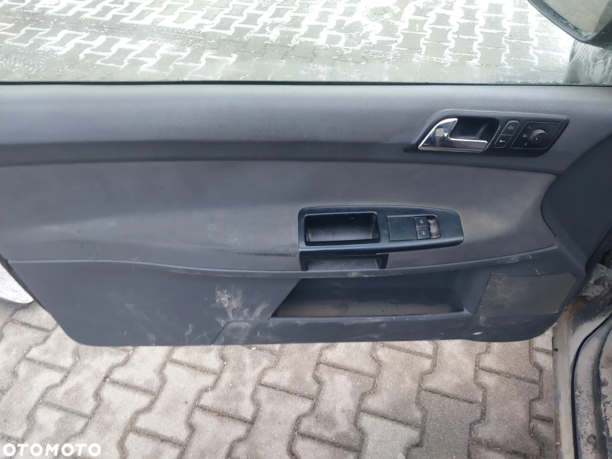 Volkswagen Polo IV 9N 3D silnik 1.9 SDI diesel 64 KM skrzynia GSA 5 biegów drzwi maska zderzak klapa błotnik belka fotele alternator koła felgi maglownica sprężarka klimatyzacji wtryski pompa  NA CZĘŚCI - 15