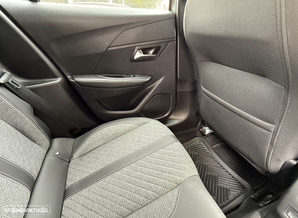 Peugeot 208 1.2 PureTech Allure EAT8 - 6