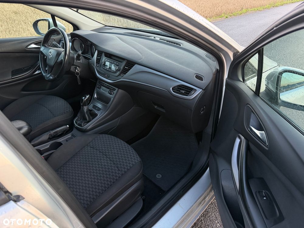 Opel Astra 1.6 CDTI Essentia - 10