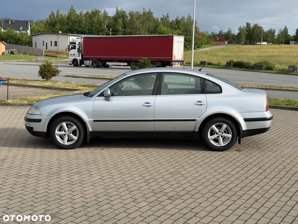 Volkswagen Passat 1.9 TDI Comfortline - 6