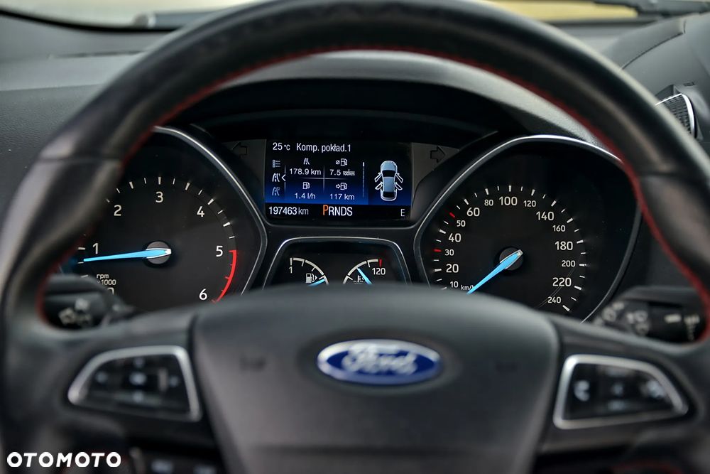 Ford Kuga 2.0 TDCi 4x4 ST-Line - 33