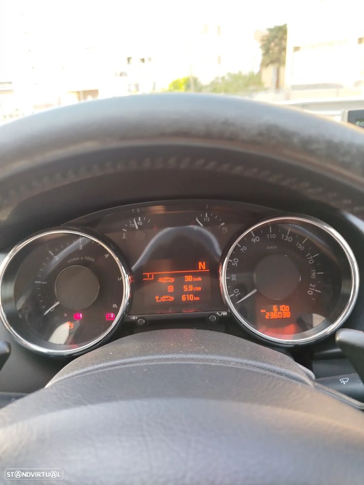 Peugeot 3008 1.6 e-HDi Allure 2-Tronic - 10