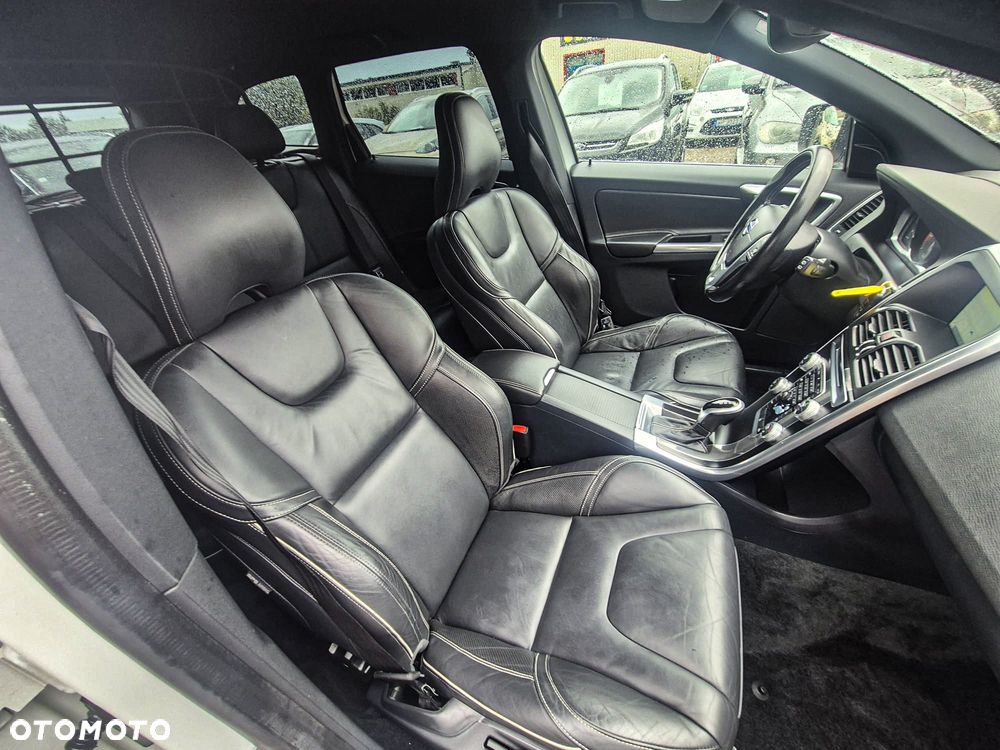 Volvo XC 60 D4 AWD Geartronic RDesign - 28