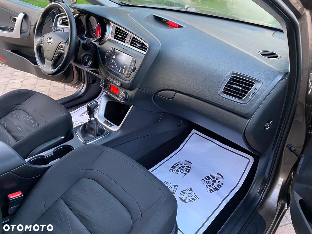 Kia Ceed 1.6 GDI Fifa World Cup Edition - 10