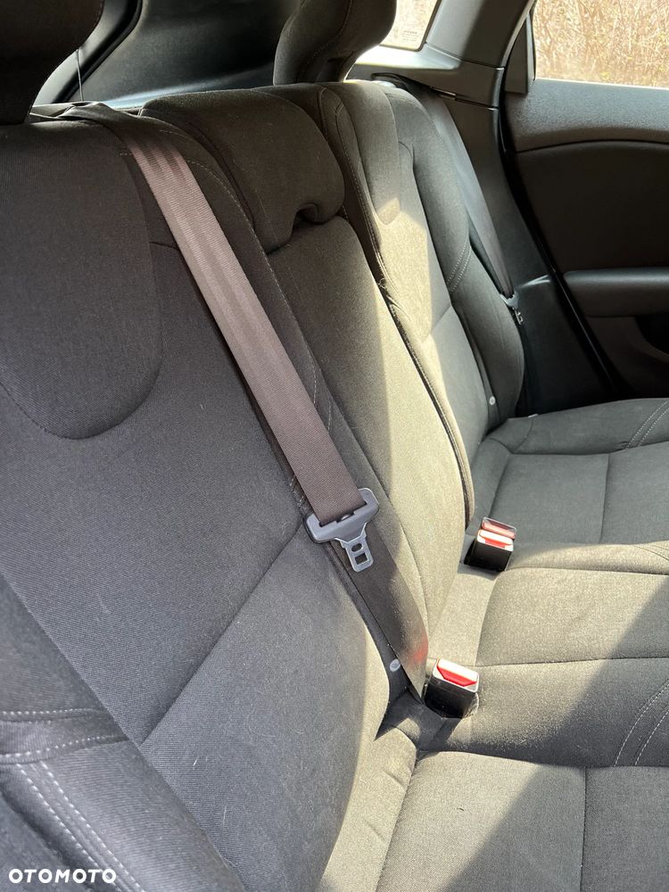 Volvo V40 D2 Drive-E Momentum - 22