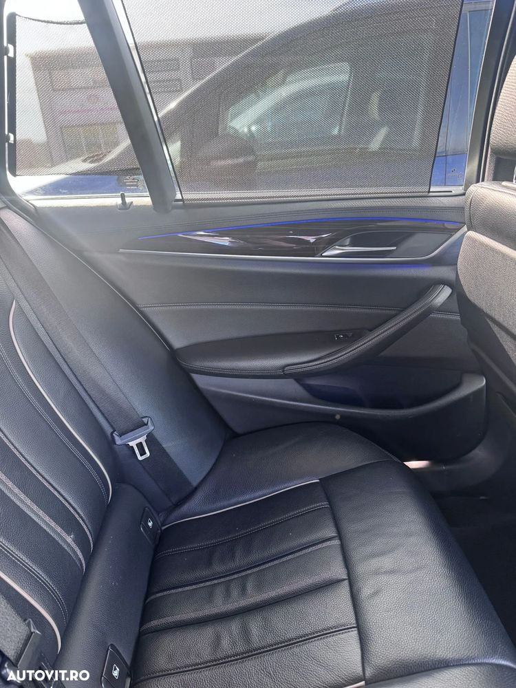 BMW Seria 5 530d xDrive Touring Aut. Luxury Line - 11