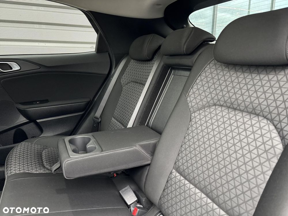 Kia XCeed 1.5 T-GDI M - 16
