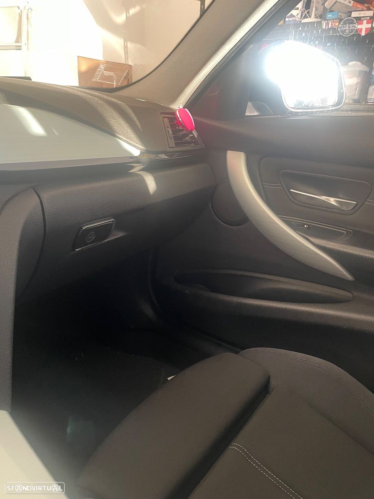 BMW 318 d xDrive - 6