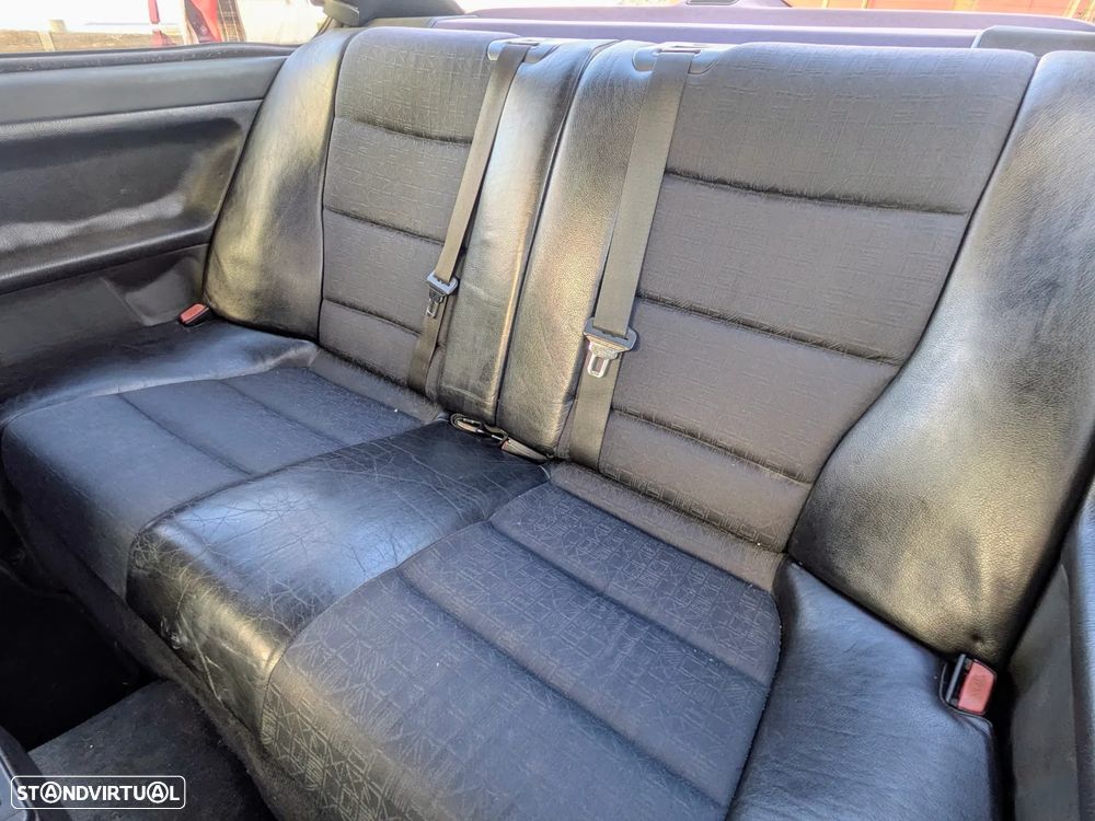 BMW 318 iS Coupé M Sport - 6