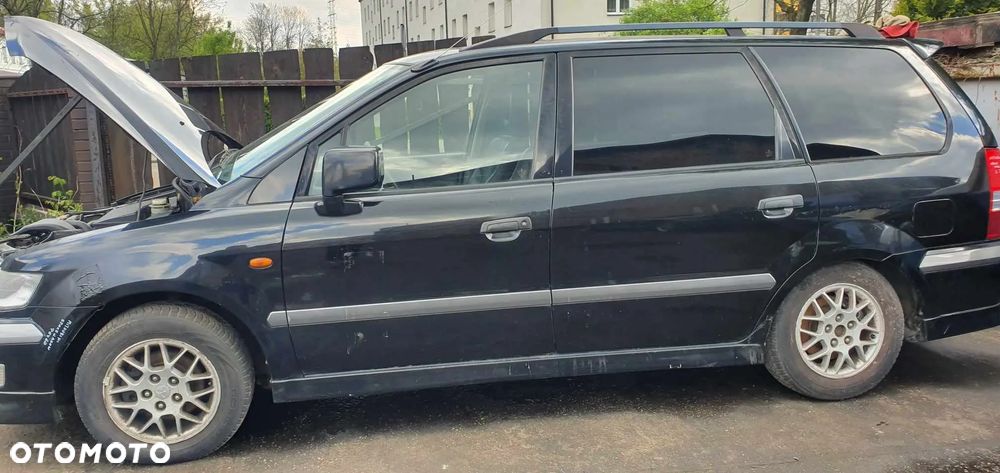 Mitsubishi Space Wagon 2001 zderzak przedni - 5