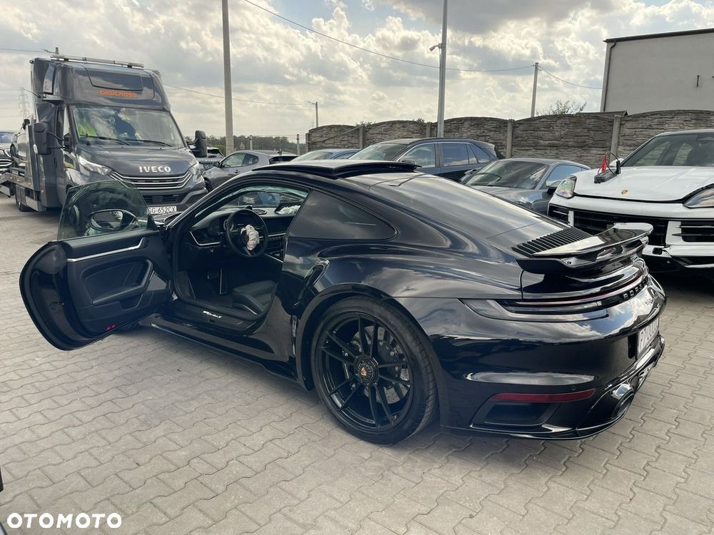 Porsche 911 911Turbo S - 14