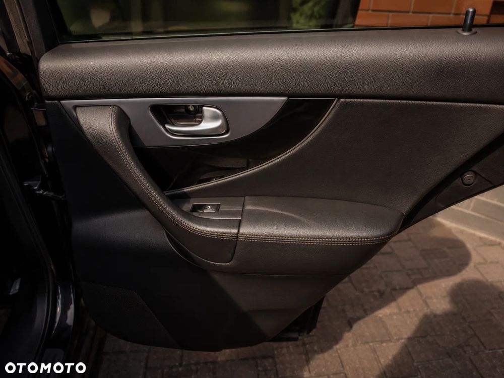 Infiniti FX FX30d S Premium - 10
