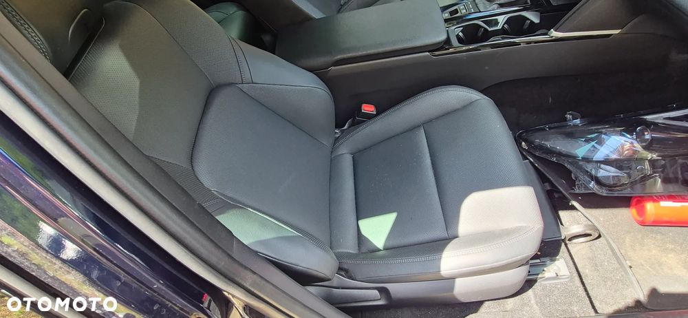 Toyota Camry 2.5 Hybrid Dynamic Force Prestige e-CVT - 11
