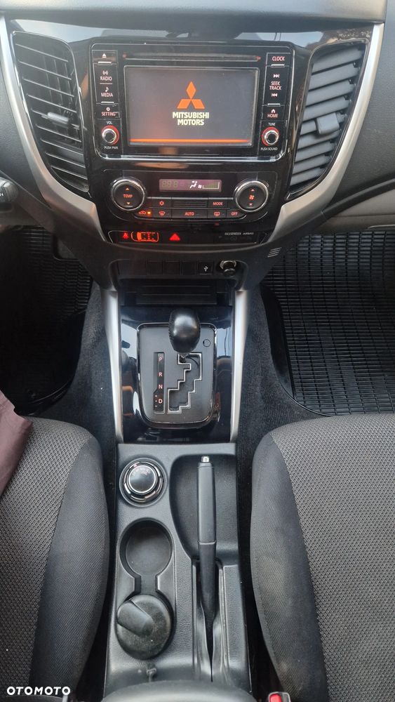 Mitsubishi L200 2.4 d DC Black Edition EU6 - 13