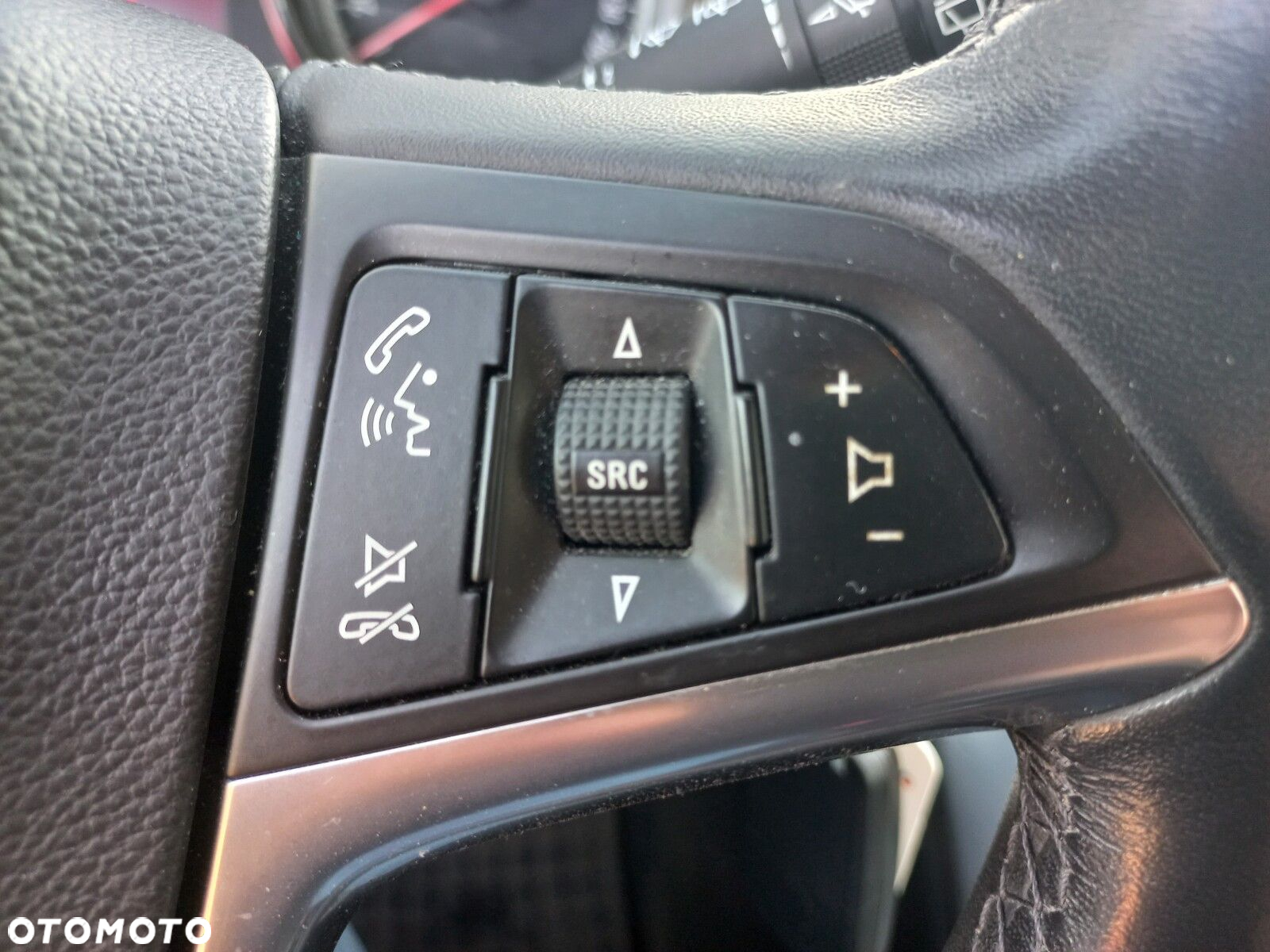 Opel Astra IV 1.4 T Cosmo - 17