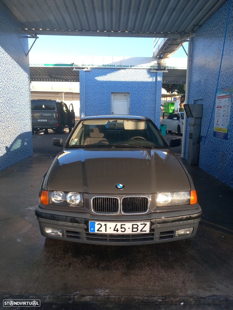 BMW 316 i Touring - 8