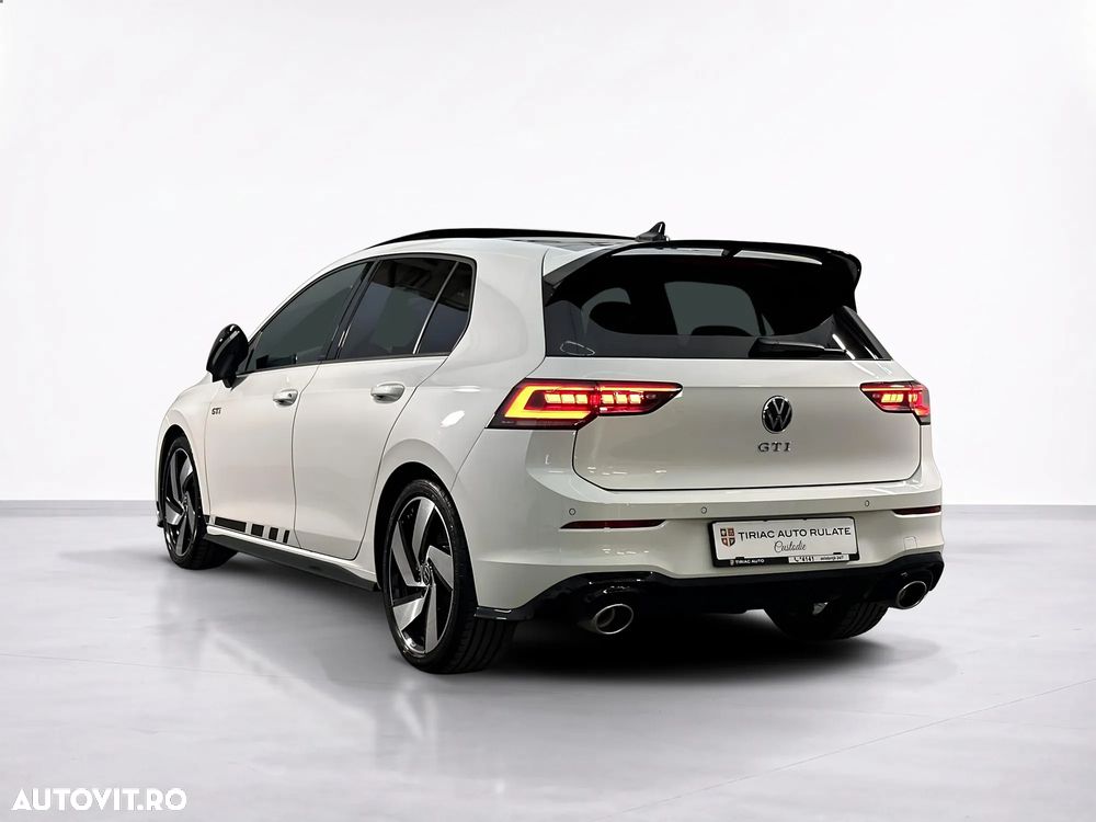 Volkswagen Golf - 4