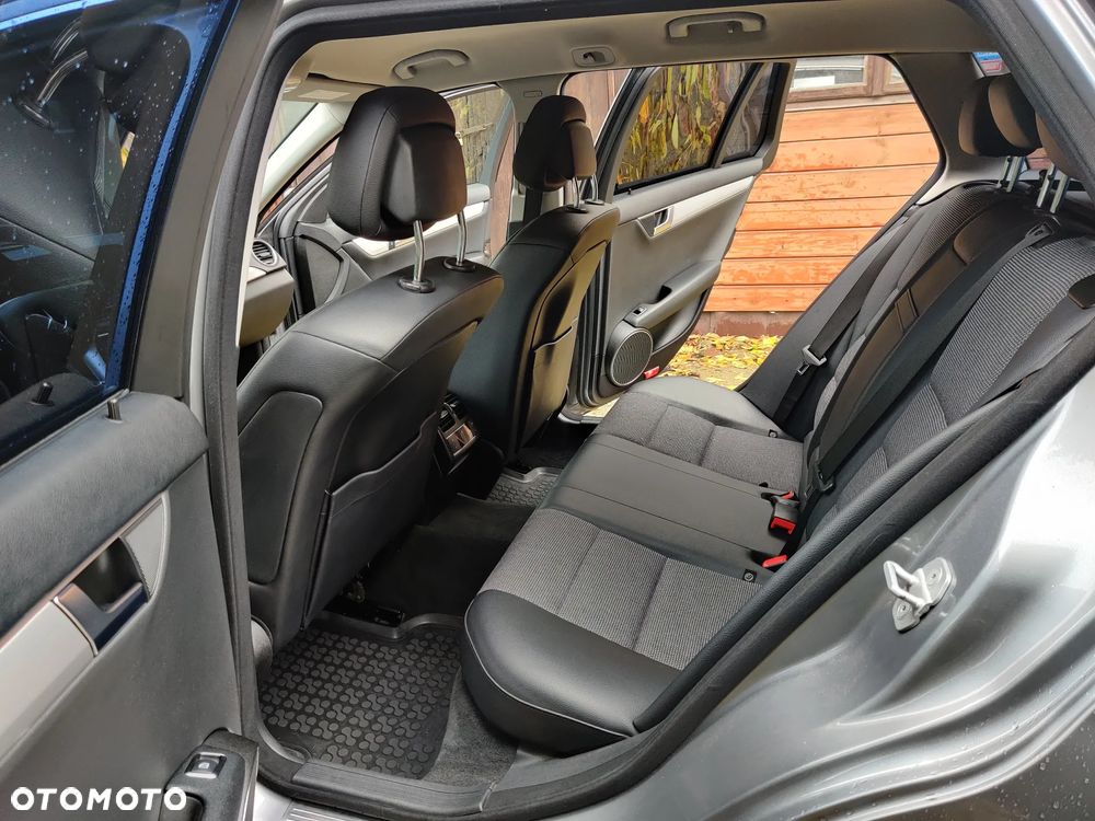 Mercedes-Benz Klasa C 250 T (BlueEFFICIENCY) 7G-TRONIC Avantgarde - 28