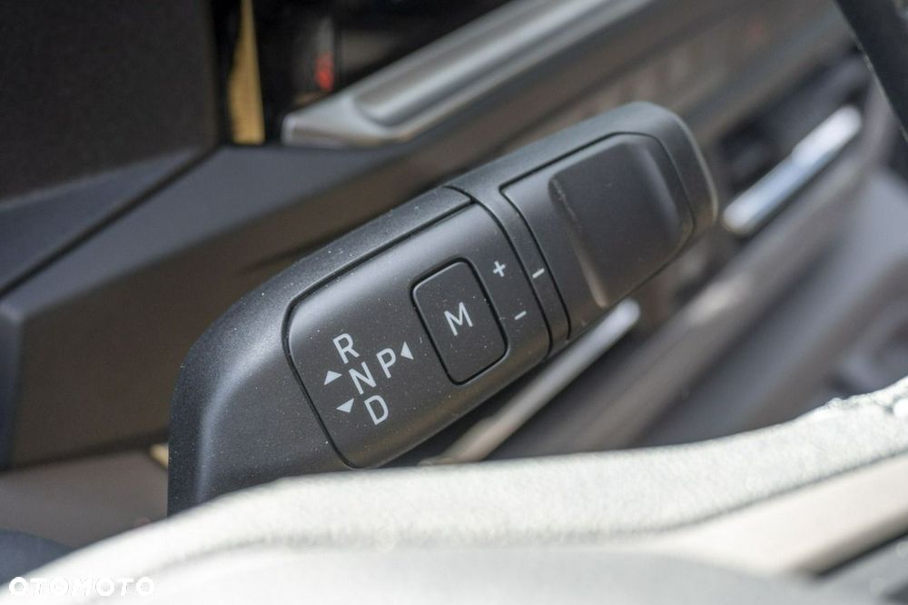 Volkswagen Caravelle - 15