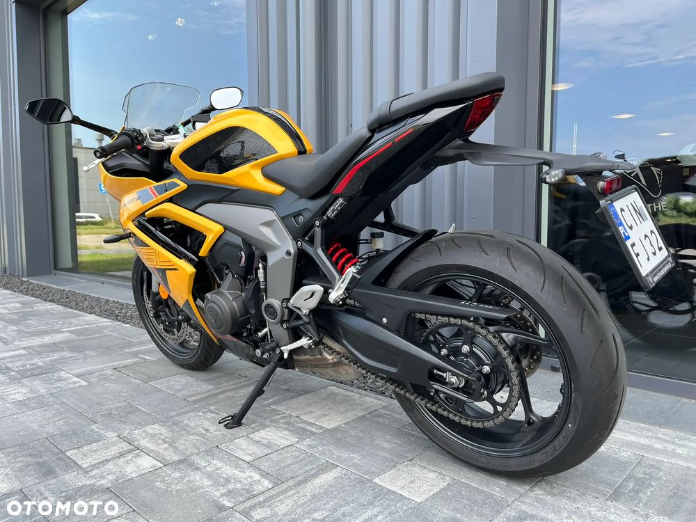 Triumph Daytona - 3