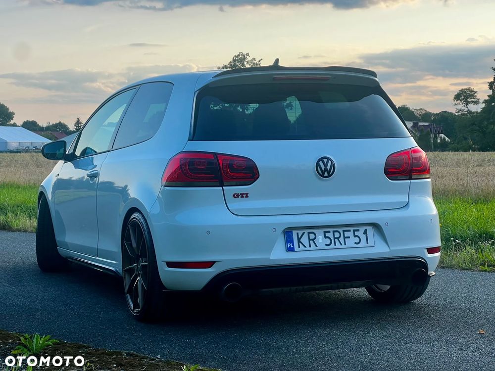Volkswagen Golf 2.0 TSI GTI DSG - 2
