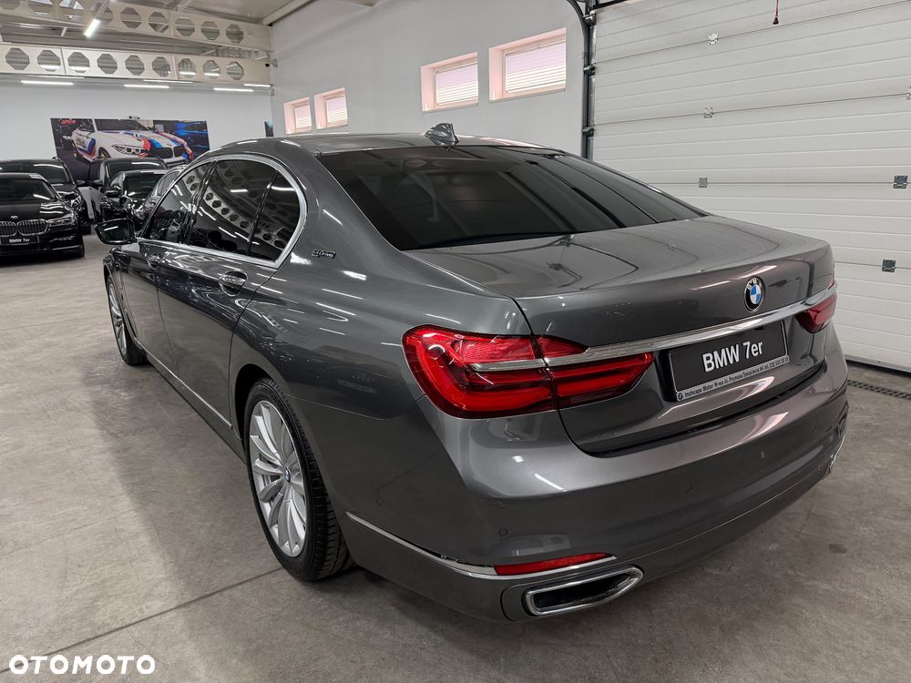 BMW Seria 7 - 11