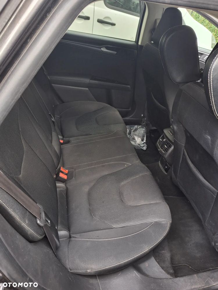 Ford Mondeo - 12