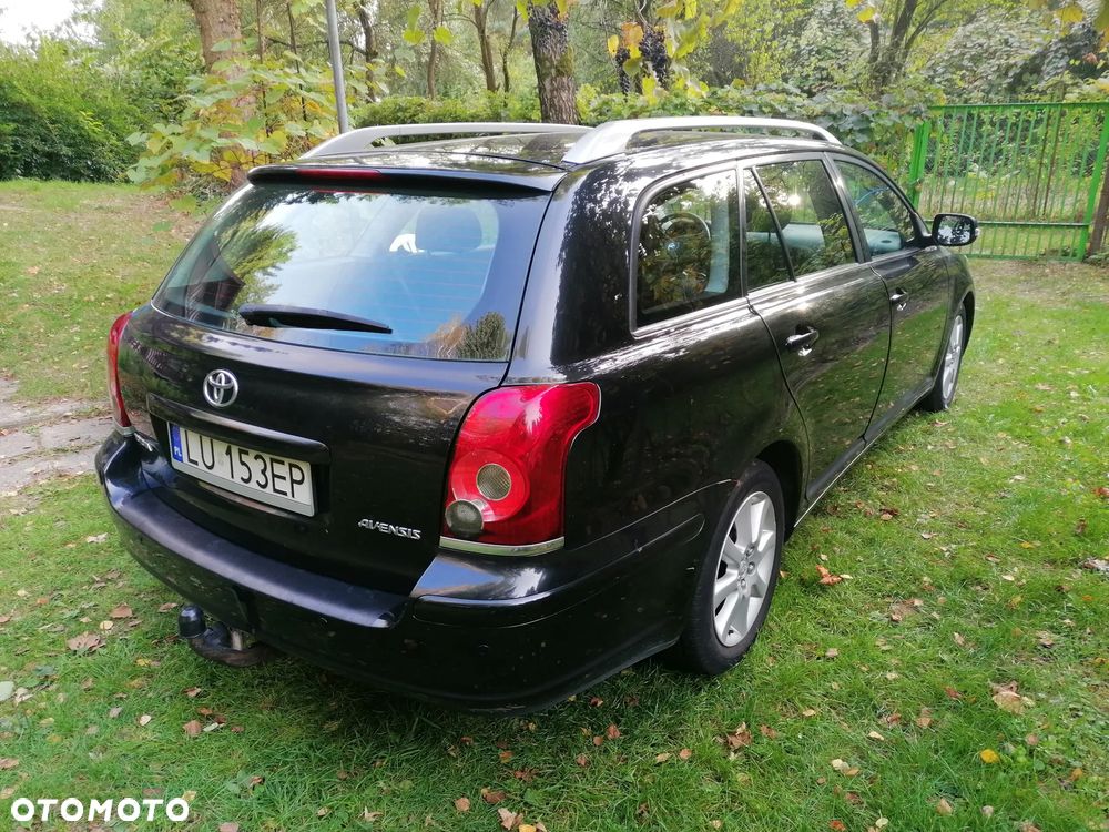 Toyota Avensis 1.8 VVT-i Combi Sol - 4