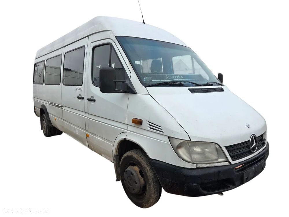 Mercedes-Benz Sprinter 2002 Silnik 2.2 CDI (611981) 130KM (95kW) Arctic White 9147 Na Części maska, klapa, drzwi, lampa - 2