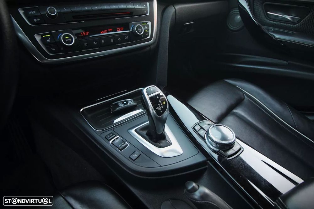BMW 335 i xDrive L.Mod.Auto - 19