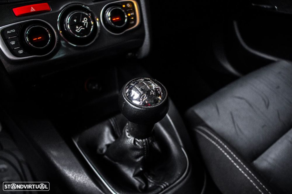 Citroën C4 HDi 90 Attraction - 16