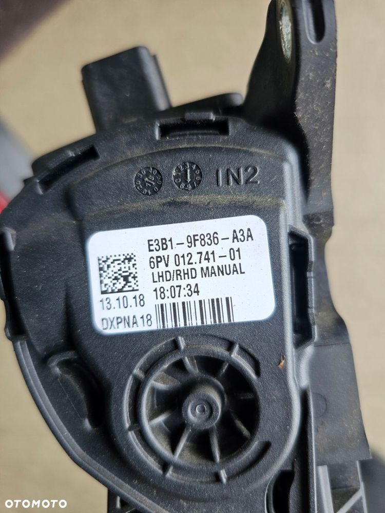 Potencjometr pedał gazu E3B1-9F836-A3A Ford KA - 2
