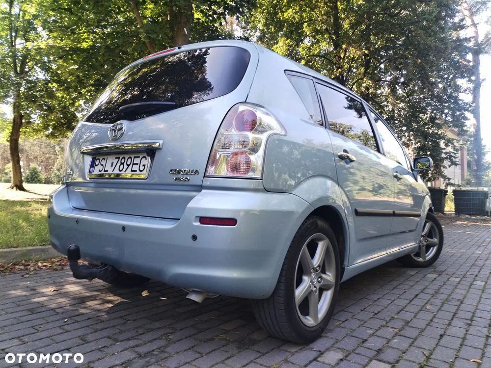 Toyota Corolla Verso - 8